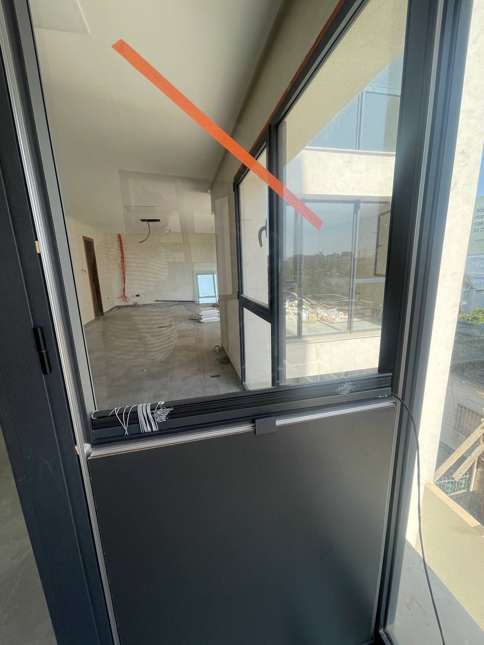 Cloison aluminium & bureau - réalisation LEGEND OF WORK Casablanca